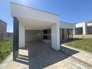 Eleganta si spatiu intr-un cadru natural  - vile noi aproape de centrul orasului - imagine 3