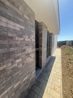 Eleganta si spatiu intr-un cadru natural  - vile noi aproape de centrul orasului - imagine 4