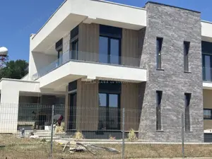 Eleganta si spatiu intr-un cadru natural  - vile noi aproape de centrul orasului - imagine 18