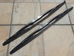 Set lamele stergator 47cm nefolosite compatibile cu Dacia Daewoo