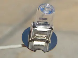 Bec auto halogen H3 Teslamp 55 W Pk 22s 12 V fab Cehia cu ambalaj - imagine 7