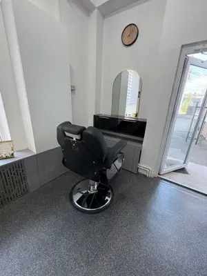 Post de lucru frizerie inchiriere - imagine 2