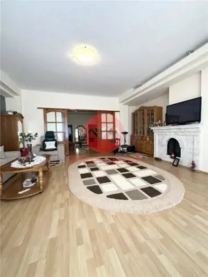 Casa la Cativa Pasi de Mare in Faleza Nord - Ideala Pentru Familii sau Investitori - imagine 2