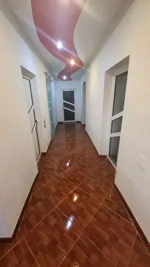 Casă de vânzare în Tuzla - imagine 2