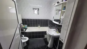 Casă de vânzare în Tuzla - imagine 7