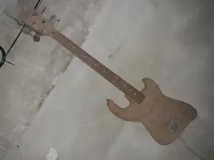 Chitara bass pentru colectionari