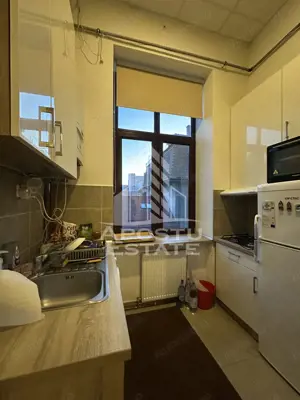 Apartament cu 2 camere, ultracentral, la etajul 1 in cladire istorica. - imagine 5