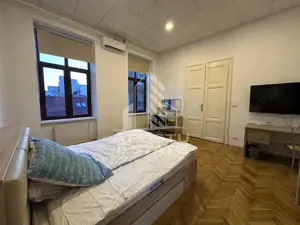 Apartament cu 2 camere, ultracentral, la etajul 1 in cladire istorica. - imagine 3