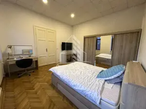 Apartament cu 2 camere, ultracentral, la etajul 1 in cladire istorica. - imagine 2