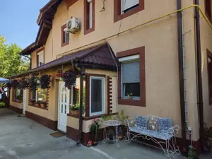 Casa renovata complet – zona Mall –