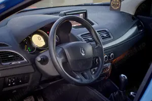 Renault Megane 3 - 2012 - 1.5 DCI - Navigatie - imagine 9 Renault Megane 3 - 2012 - 1.5 DCI - Navigatie - imagine 9