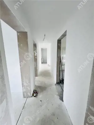 Casa individuala in Cisnadioara cu 4 camere 2 bai terasa teren 1170 mp - imagine 15