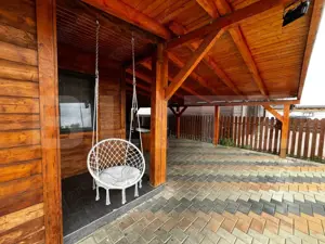 Cabană cu 3 dormitoare, 3 băi, terasă și teren de 400 mp în Băile Figa