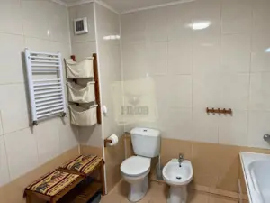 Apartament 3 camere 2 bai  balcon si parcare subterana pe Aleea Streiu - imagine 7