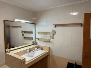 Apartament 3 camere 2 bai  balcon si parcare subterana pe Aleea Streiu - imagine 13