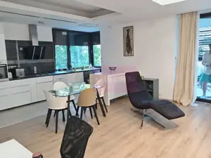 Apartament 3 camere Complex Liziera- Pipera Tunari.