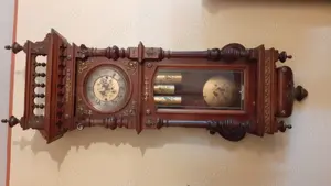 Ceas antic de perete
