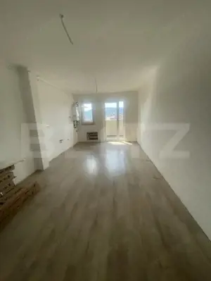 Apartament de vanzare, cu 3 camere, balcon mare, panoramă superbă, complex nou - imagine 2