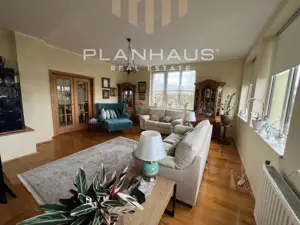 Proprietate deosebită Tăuții Măgherăuș, zonă superbă , 34 ari 