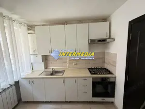 Apartament 2 camere 50 mp. Etaj 3 Renovat Bucatarie mare Centru mobilat complet