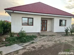 casa de vanzare la intrare in sat Costi