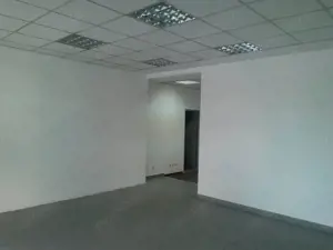 Blv. Iuliu Maniu 130 mp trafic intens vizibilitate buna