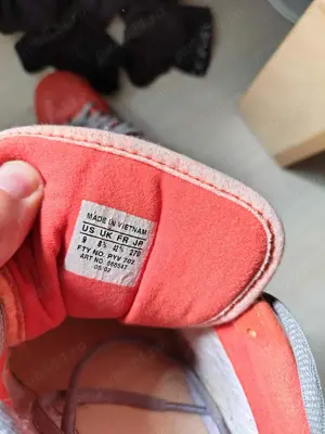 Adidasi Adidas Unisex sports shoes leather Size 43 - imagine 3