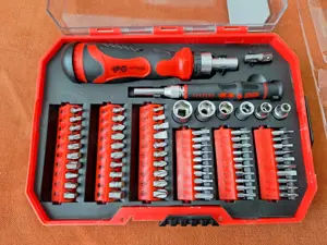 Trusa surubelnita cu clichet, surbelnita de precizie, chei tubulare si biti - imagine 4