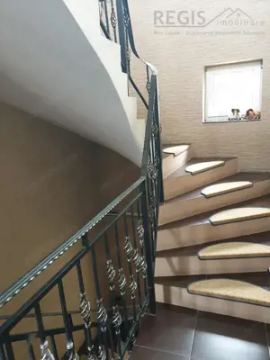 Vila 8 Camere si Curte – Spatiu Ideal pentru Familie Mare sau Investitie - imagine 9