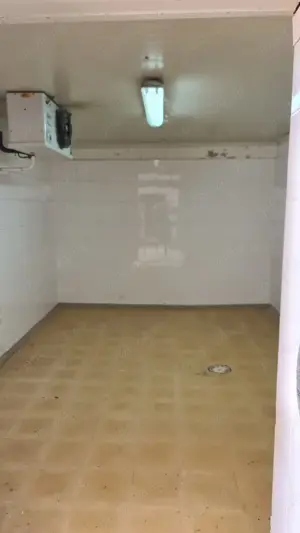 Inchiriez spatii depozitare DE LA  200 euro luna intr-un fost abator in localitatea Carani - imagine 5