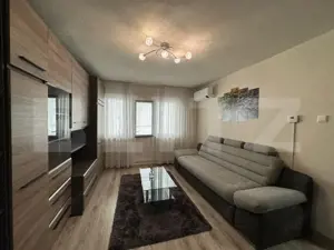 Apartament cu 3 camere, zona Minerului