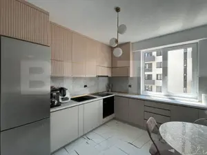 Apartament de vanzare, cu 4 camere, 90 mp, zona Ampoi3