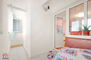 Apartament spatios, renovat, 4 camere, decomandat, etaj 4, Micro 39 - imagine 2