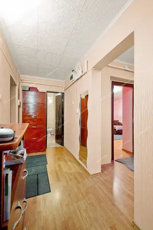 Apartament spatios, renovat, 4 camere, decomandat, etaj 4, Micro 39 - imagine 17