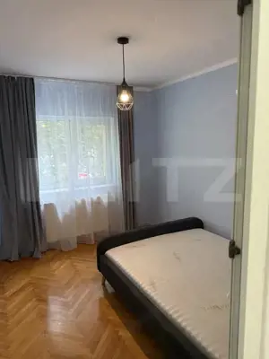 Apartament 4 camere, modern, parcare, zona UMF