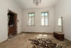 Piata Victoriei Mihalache stradal Corp Casa monument curte comuna - imagine 3