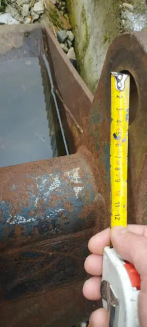 Vând cupă de 90 de buldoexcavator Komatsu wb 93-97r5 -r8 - imagine 10