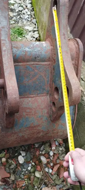 Vând cupă de 90 de buldoexcavator Komatsu wb 93-97r5 -r8 - imagine 6