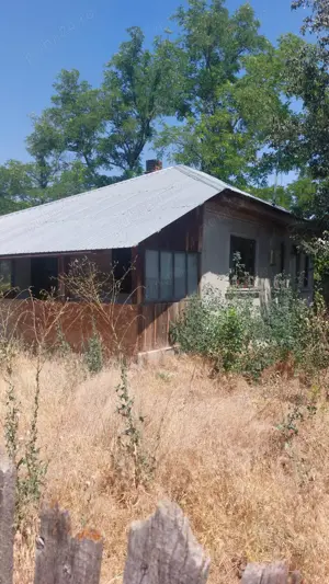 Casă bătrânească  din chirpici 2 camere, sat Gălățui, jud. Călărași  - imagine 3
