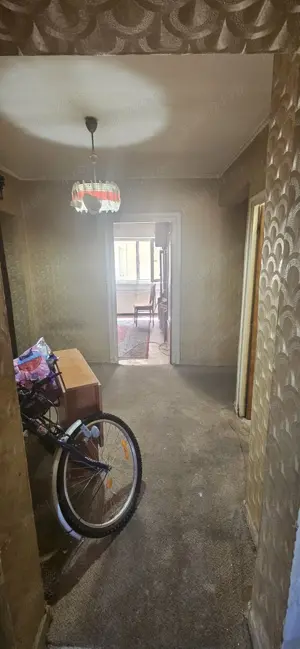 Vând apartament 4 camere in Ploiești , B-dul Republicii, deasupra Omniasig  - imagine 7