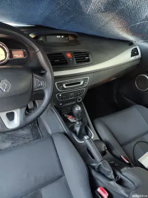 Vând Renault Megane 3 diesel 1.5dci 2010 110cp - imagine 8 Vând Renault Megane 3 diesel 1.5dci 2010 110cp - imagine 8