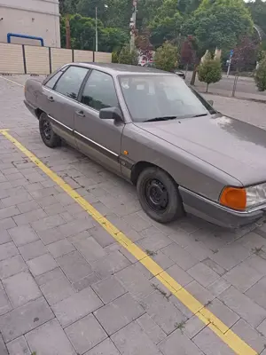 Audi 100   - imagine 9