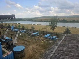 Vanzare în bloc, imobile, constructii si teren, bunuri mobile aferente - pensiune restaurant - imagine 2