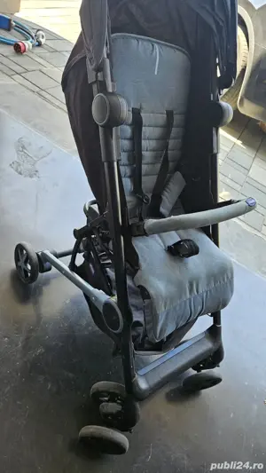 Carucior pentru copii pliabil