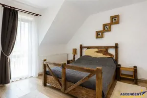 Refugiu pretios:jacuzzi, lemn masiv,2.000 mp teren,4 dormitoare, cuptor, investitie turistica. - imagine 9