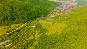 Teren 128.000 mp-Săcele-zona Garcini/ Intravilan - imagine 8