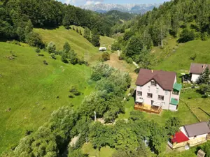 Pensiune în Moieciu de Jos, investiție cu potențial turistic ridicat! - imagine 12