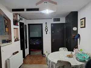 Persoana fizica ofer spre vanzare(schimb cu casa plus dif) apartament 2 camere decomandat  Precistaa - imagine 2