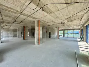 Cladire de birouri, 1400 mp utili, semifinisata in Sannicoara