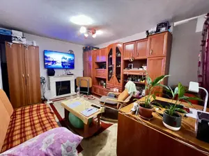 Apartament spatios, 3 camere, decomandat, etaj 1, 65mp - Calea Sagului